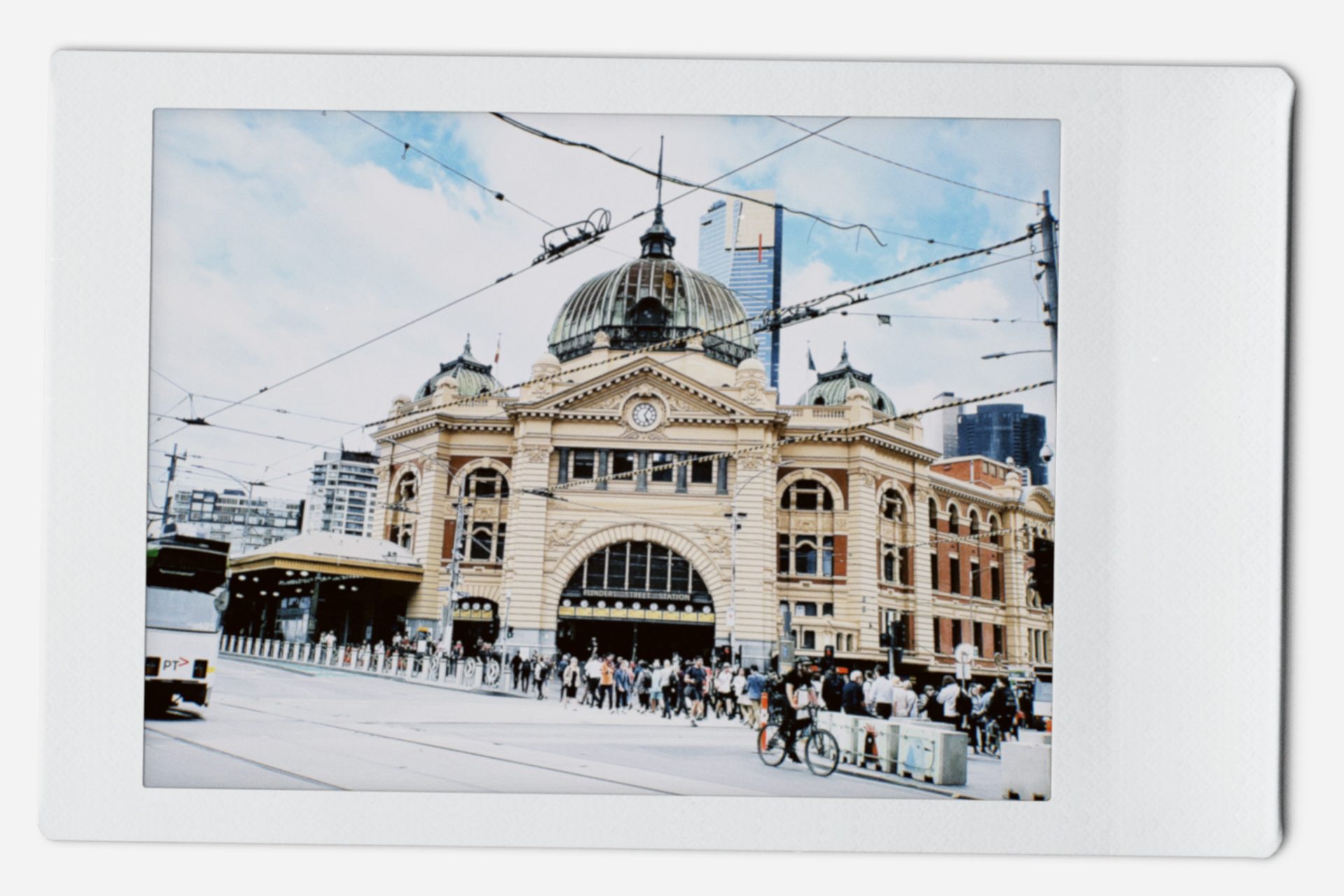 ワーホリ メルボルン | 大人のワーホリ、メルボルンがおすすめな理由。メルボルンのアイコン・Flinders Street Stationの駅舎。