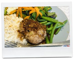 ワーホリ節約飯 -豚ひき肉編-ハンバーグ。