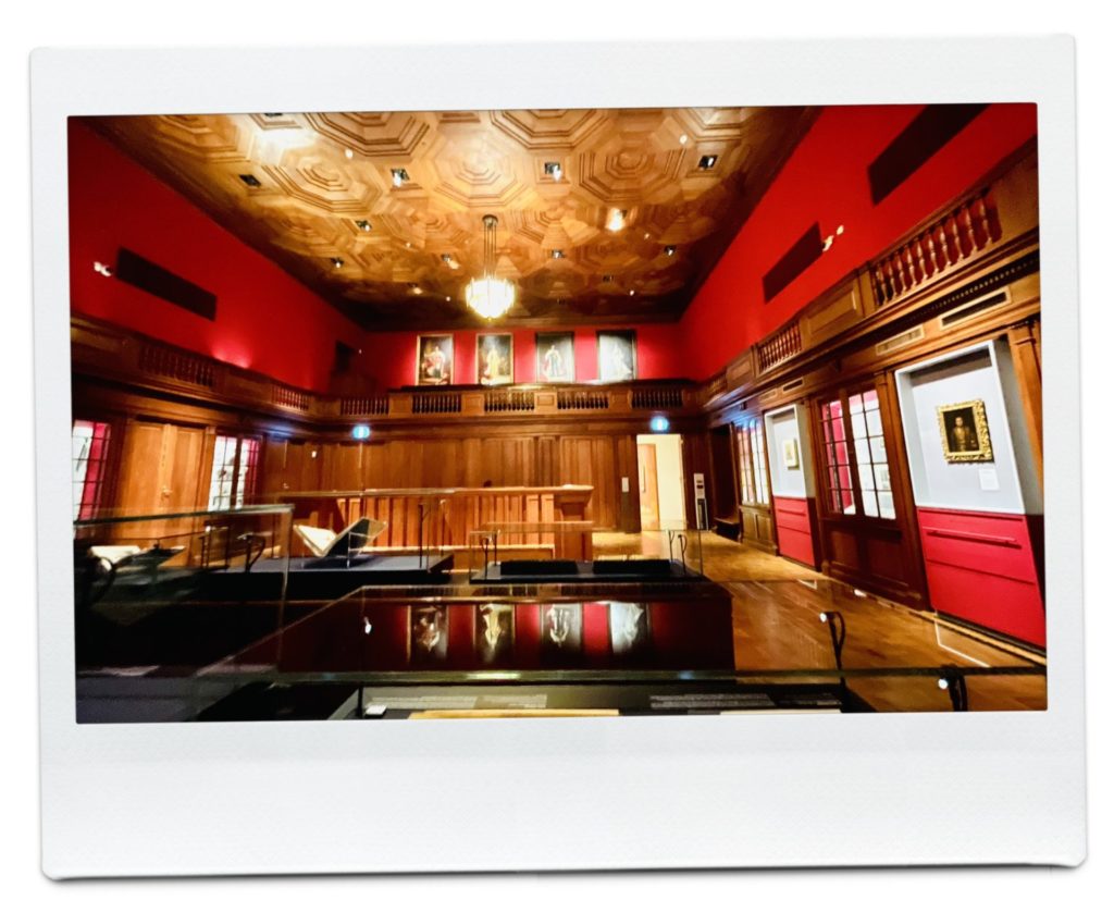 旧・最高裁判所の展示空間。