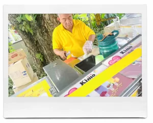 路面販売のサンドアイス。ワゴンの様子。